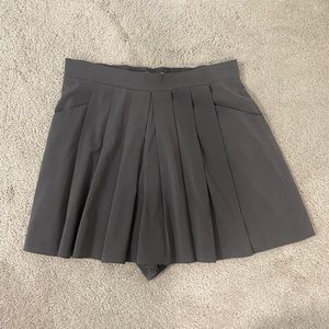 BCBGeneration Gray Pleated Skort Size XS